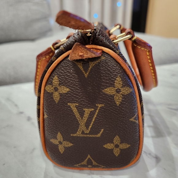 Authentic Louis Vuitton Mini Speedy (with Strap) - Picture 4 of 16